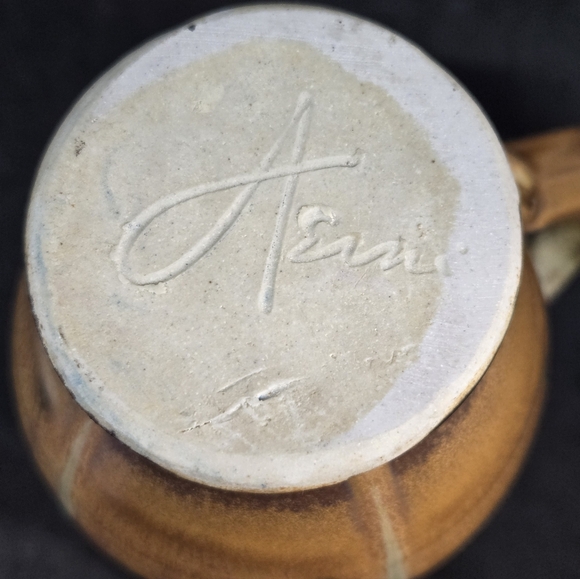 Studio Pottery Drip Glaze Thumb Grip Handle Footed Mug Cup Signed - Picture 13 of 15